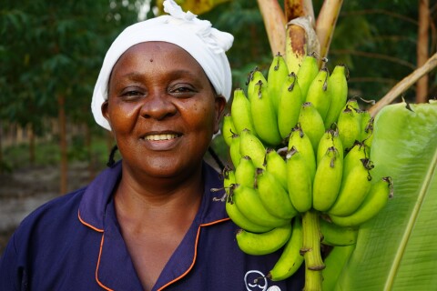Fridah met bananen